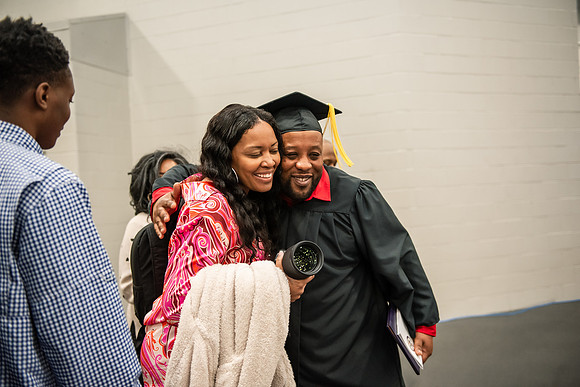 020SpGradPostCeremony0525ALW_9068