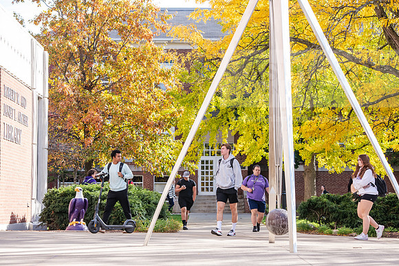 FallCampusLife1024AWB_5437