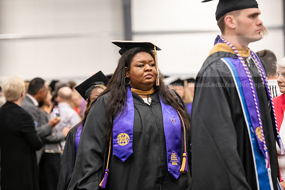083SpGradProcessional0524AWB_8522