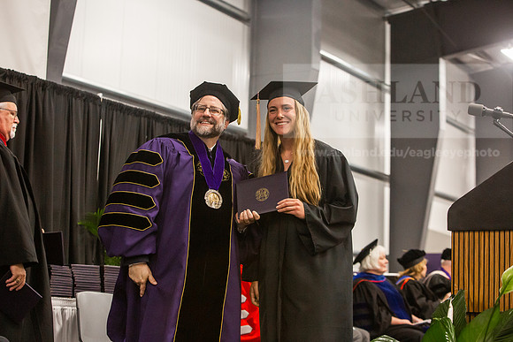 195SpGradBachelorSciBusAdmin0525JH6Q8B9455