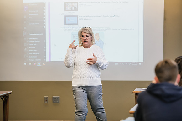 AccountingIndividualTaxClass0324AWB_4745