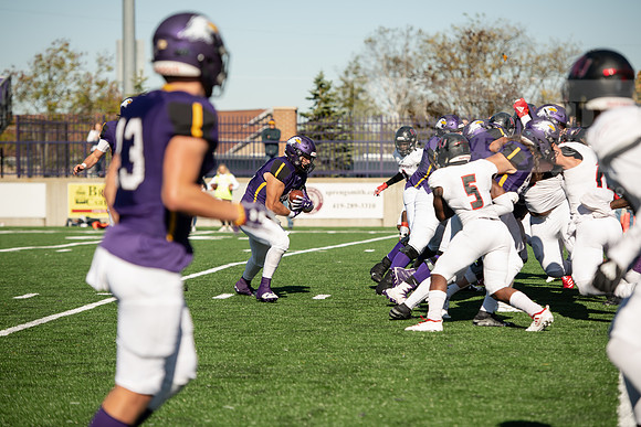 AUvDavenportFootball1019ALW_7388