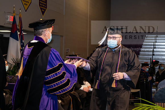 039BachelorArtsWiGrad1221ALW_6859