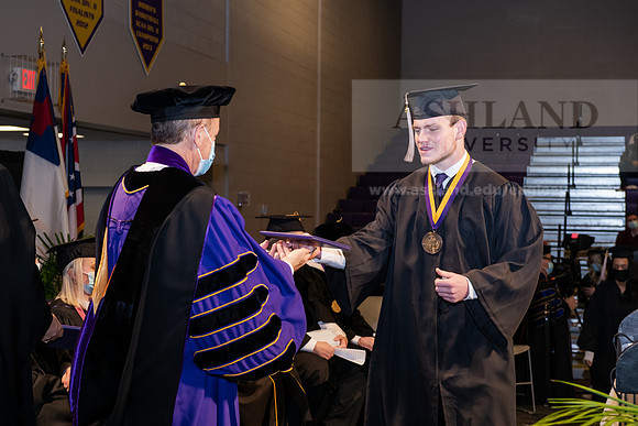 021BachelorBusinessWiGrad1221ALW_6974