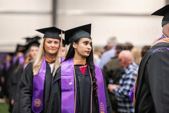 097SpGradProcessional0525AWB_2373