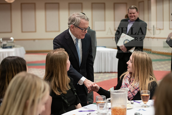 AsbrookGovMikeDeWine0120ALW_8681