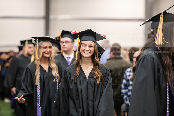 352SpGradProcessional0525AWB_2575