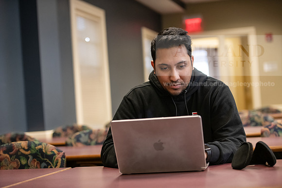 MBADigitalMarketing0324AWB_8387