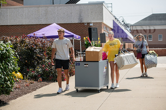 MoveInDay0824AWB_0369