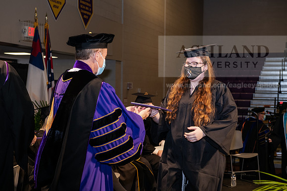049BachelorArtsWiGrad1221ALW_6867