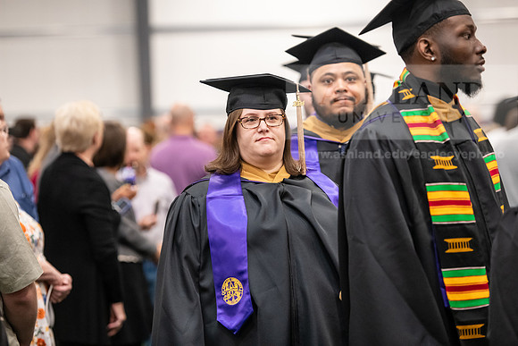 090SpGradProcessional0524AWB_8530