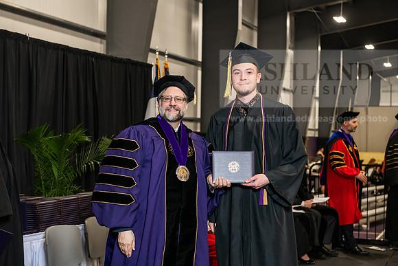 032SPGradBachelorScienceBusinessAdmin0525AWB_4203