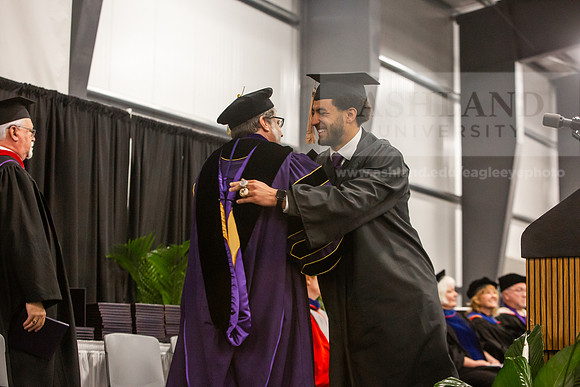 163SpGradBachelorSciBusAdmin0525JH6Q8B9437