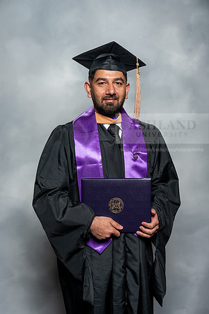 035SpGradMasterBusinessAdmin0525AU-Graduation-2025-Andrew-0414
