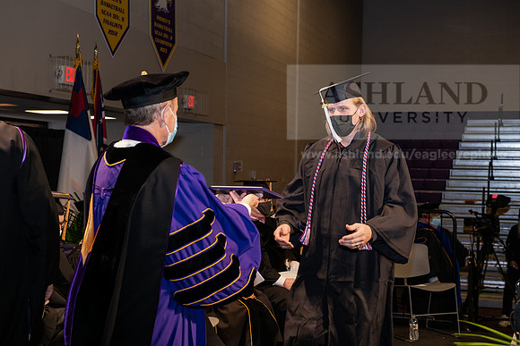 082BachelorArtsWiGrad1221ALW_6891