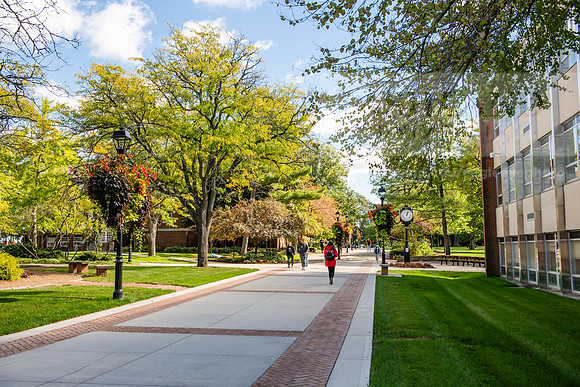 FallCampusLife1024AWB_1690