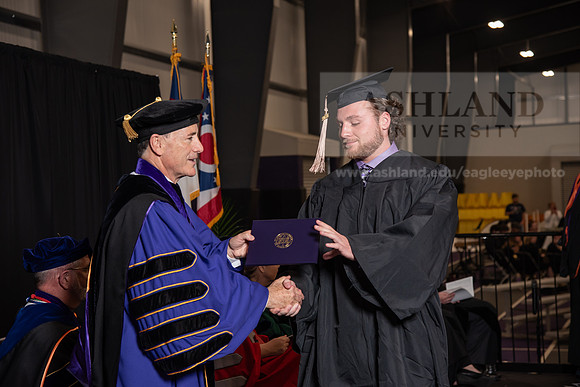 062SpGradBachelorScienceBusiness0524TR_DSC_5396