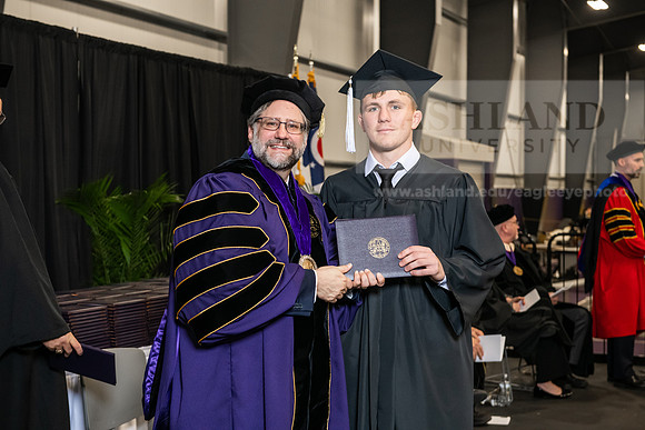 093SPGradBachelorArts0525AWB_3454