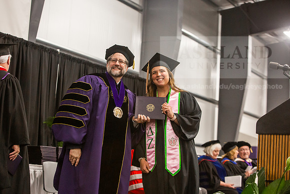 114SpGradBachelorSciBusAdmin0525JH6Q8B9408