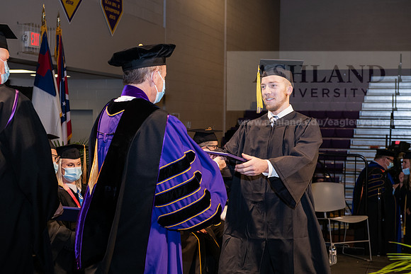 035BachelorBusinessWiGrad1221ALW_6984