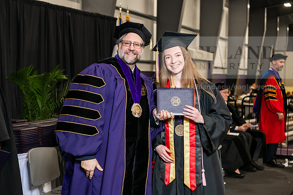 098SPGradBachelorScience0525AWB_3857