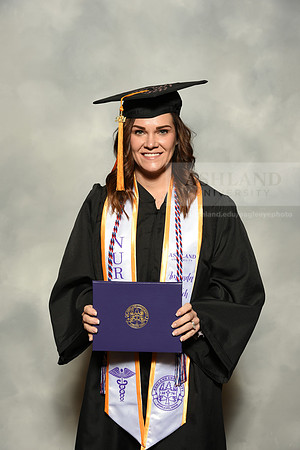 069BachelorNursingWiGrad1221MP7_0072
