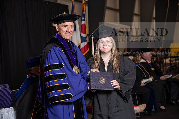 013SpGradBachelorScienceBusiness0524TR_DSC_5361