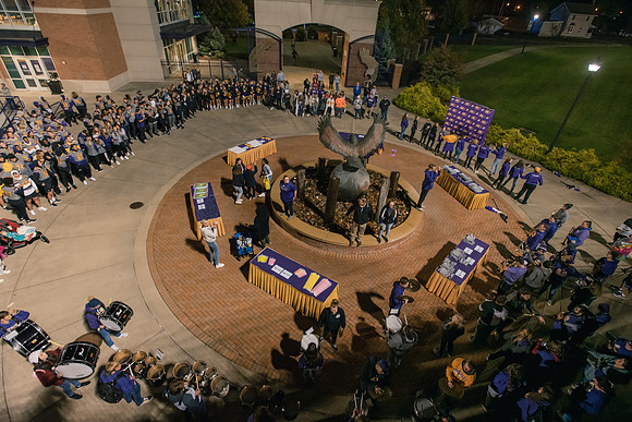 ParadeOfPurple1021ALW_6513