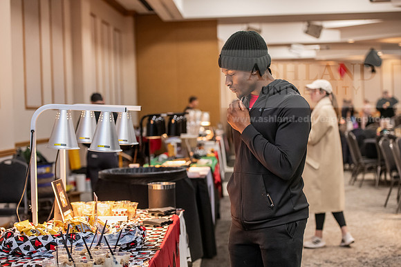 DiningServicesFoodShow0225AWB_6808
