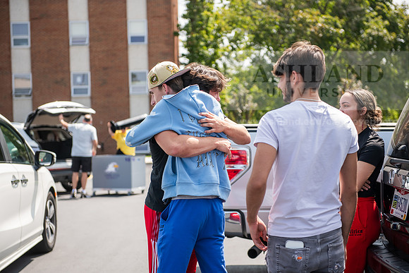 MoveInDay0824AWB_0528