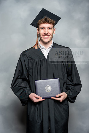 097SpGradBachelorSciBusAdmin0525AU-Graduation-2025-Andrew-1037