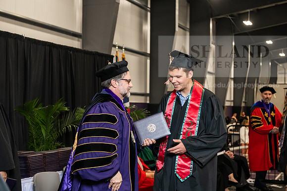 127SPGradBachelorScienceBusinessAdmin0525AWB_4284