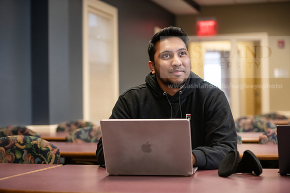MBADigitalMarketing0324AWB_8399