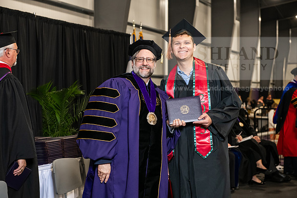 130SPGradBachelorScienceBusinessAdmin0525AWB_4285