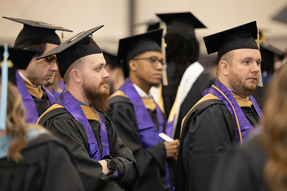 023WIGradPreCermony1222FU1A0649