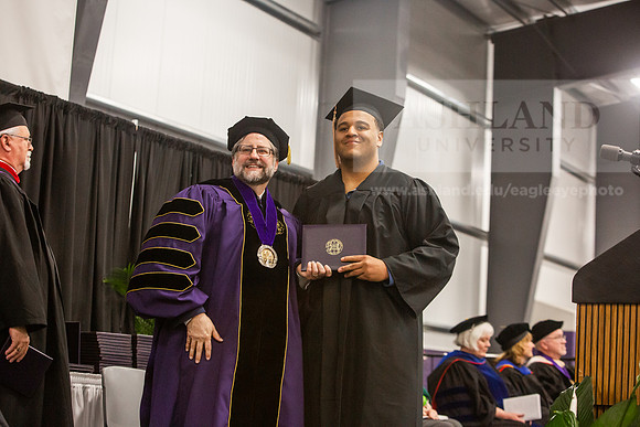 025SpGradBachelorSciBusAdmin0525JH6Q8B9356