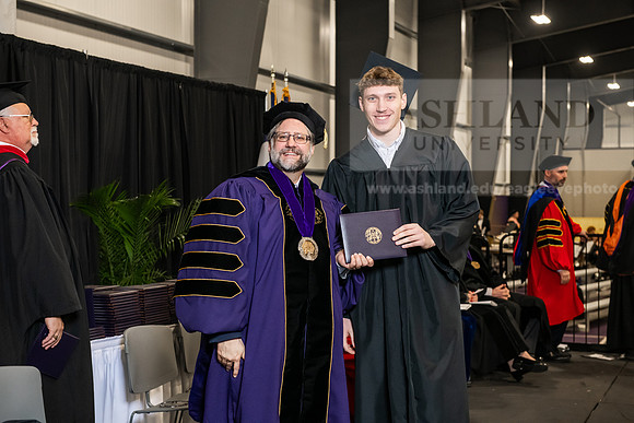 096SPGradBachelorScienceBusinessAdmin0525AWB_4255