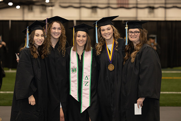 032WIGradPreCermony1222FU1A0610