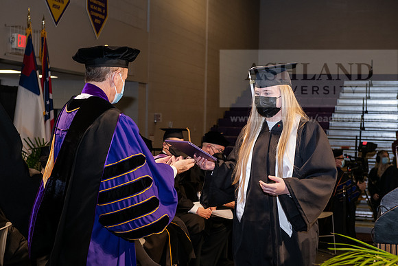 033BachelorArtsWiGrad1221ALW_6855