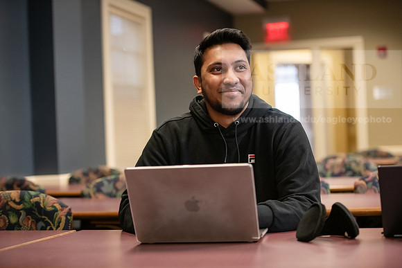 MBADigitalMarketing0324AWB_8392