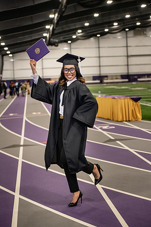 051WIGradPostCeremony1222ALW_1349