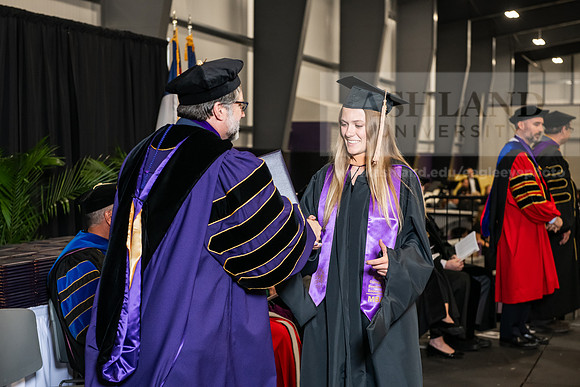 070SpGradMasterBusinessAdmin0525AWB_3103