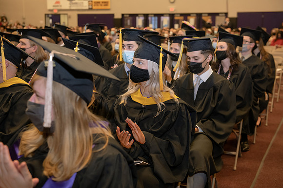 056WiGradCeremony1221ALW_6336
