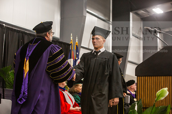 094SpGradBachelorArts0525JH6Q8B8901