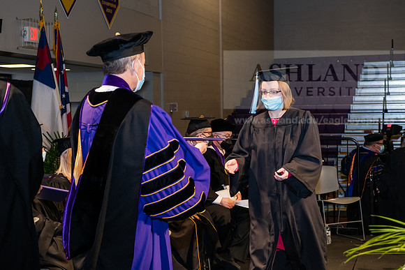 041BachelorEducationWiGrad1221ALW_7040