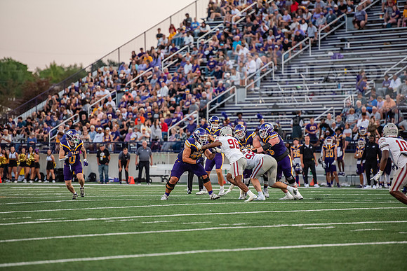 AUvIUPFootball0924ALW_8374