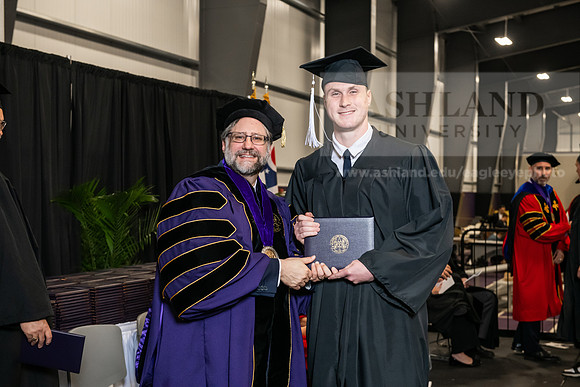 088SPGradBachelorArts0525AWB_3450