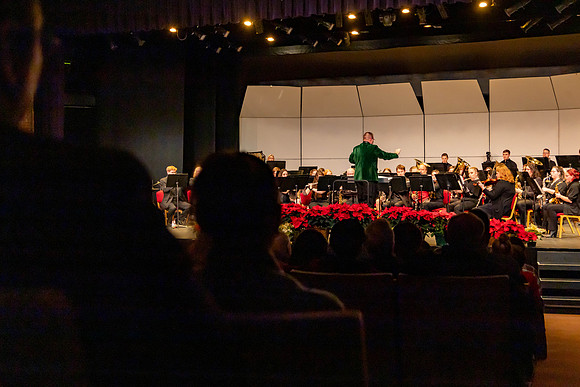 BandChristmasConcert120923MC_6448
