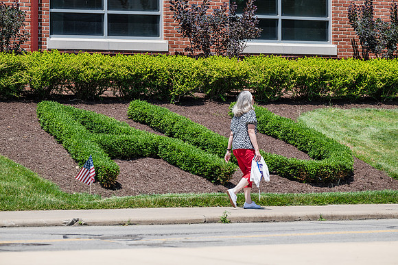 MAHGAroundCampus0725AWB_1883