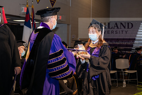 143MasterBusinessWiGrad1221ALW_6781